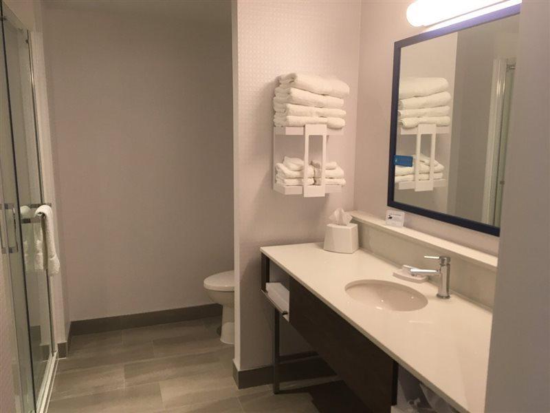 Hampton Inn Peterborough Exterior foto