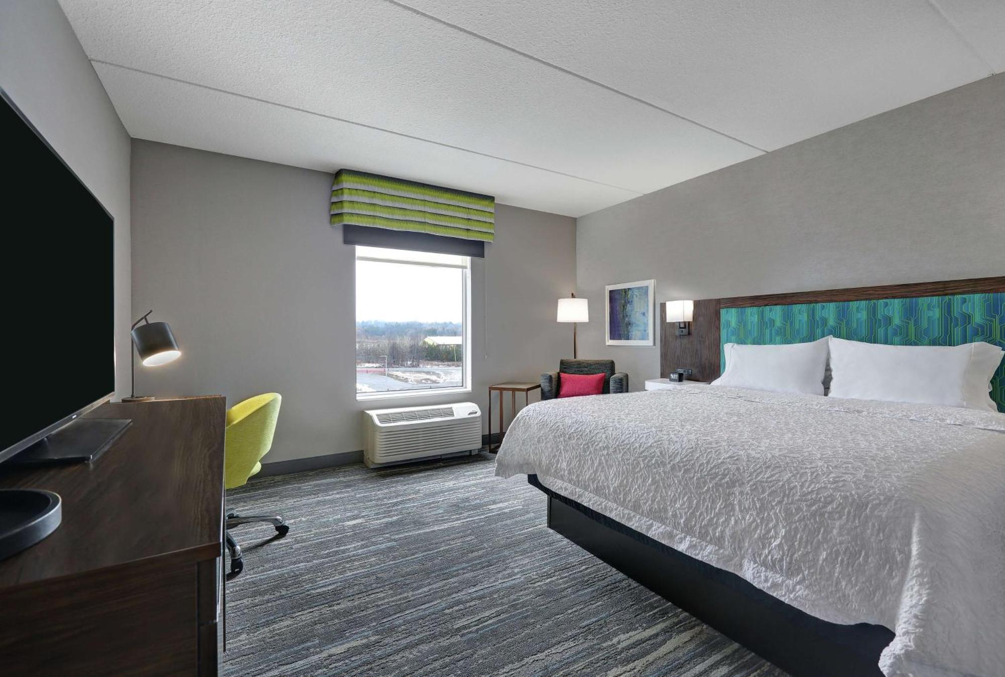 Hampton Inn Peterborough Exterior foto