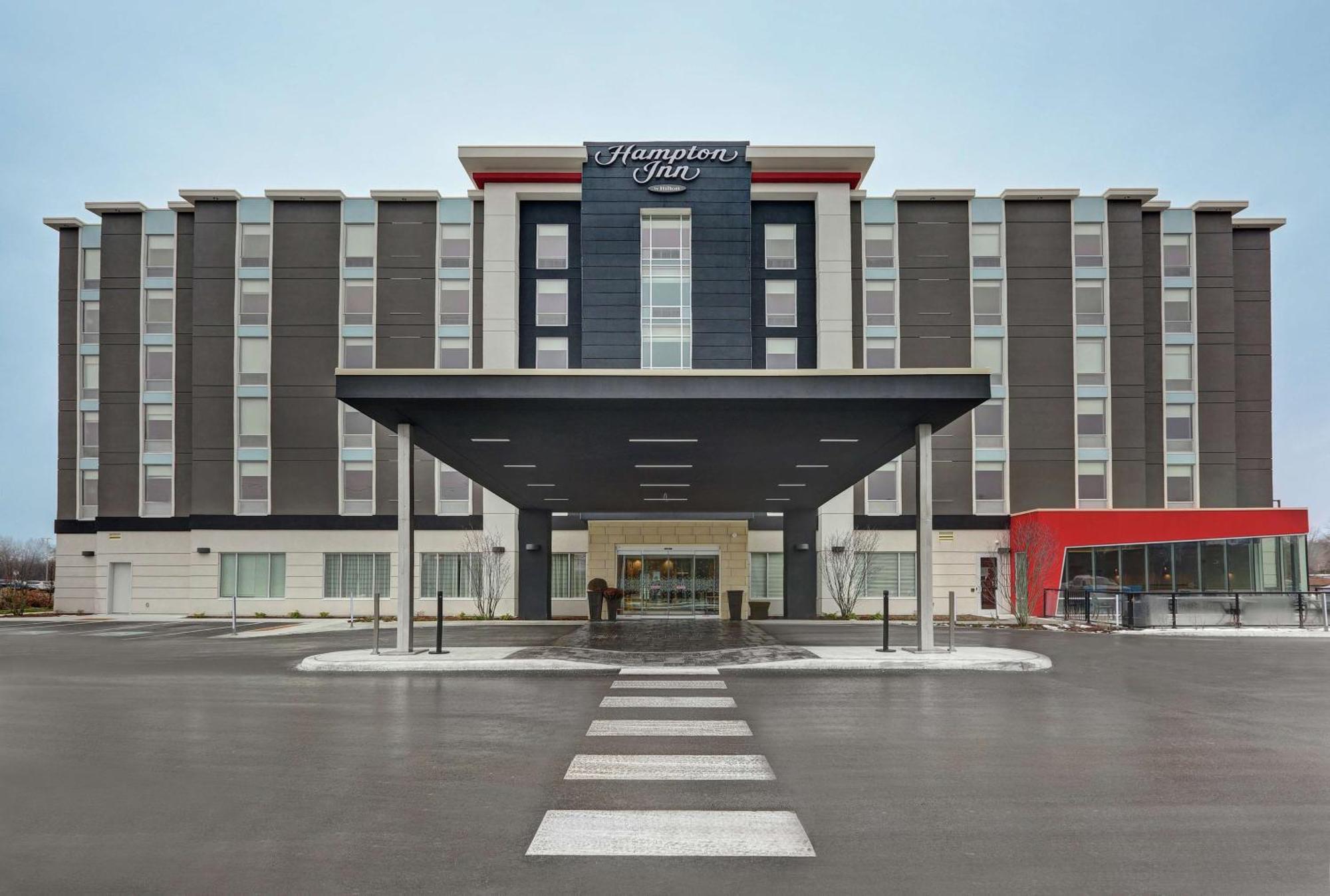 Hampton Inn Peterborough Exterior foto